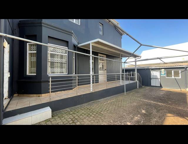 330M² BUSINESS FOR SALE IN WINDERMERE